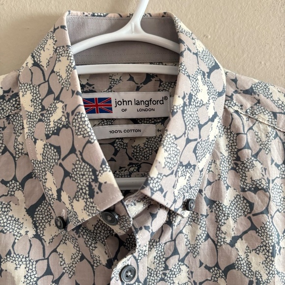 John Langford 100% Cotton Gray Abstract Short Sleeve Button Down - Picture 5 of 13